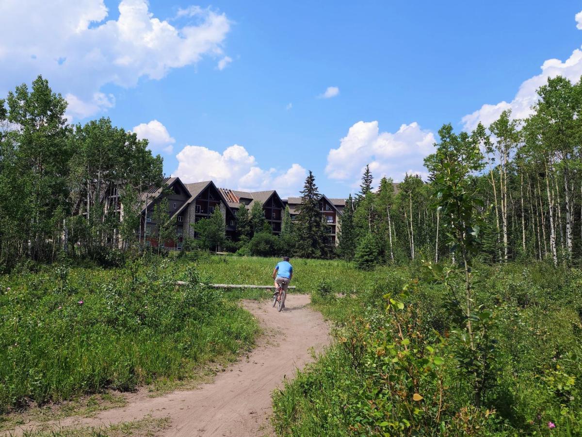 Paradise Resort Club And Spa Canmore Exterior foto