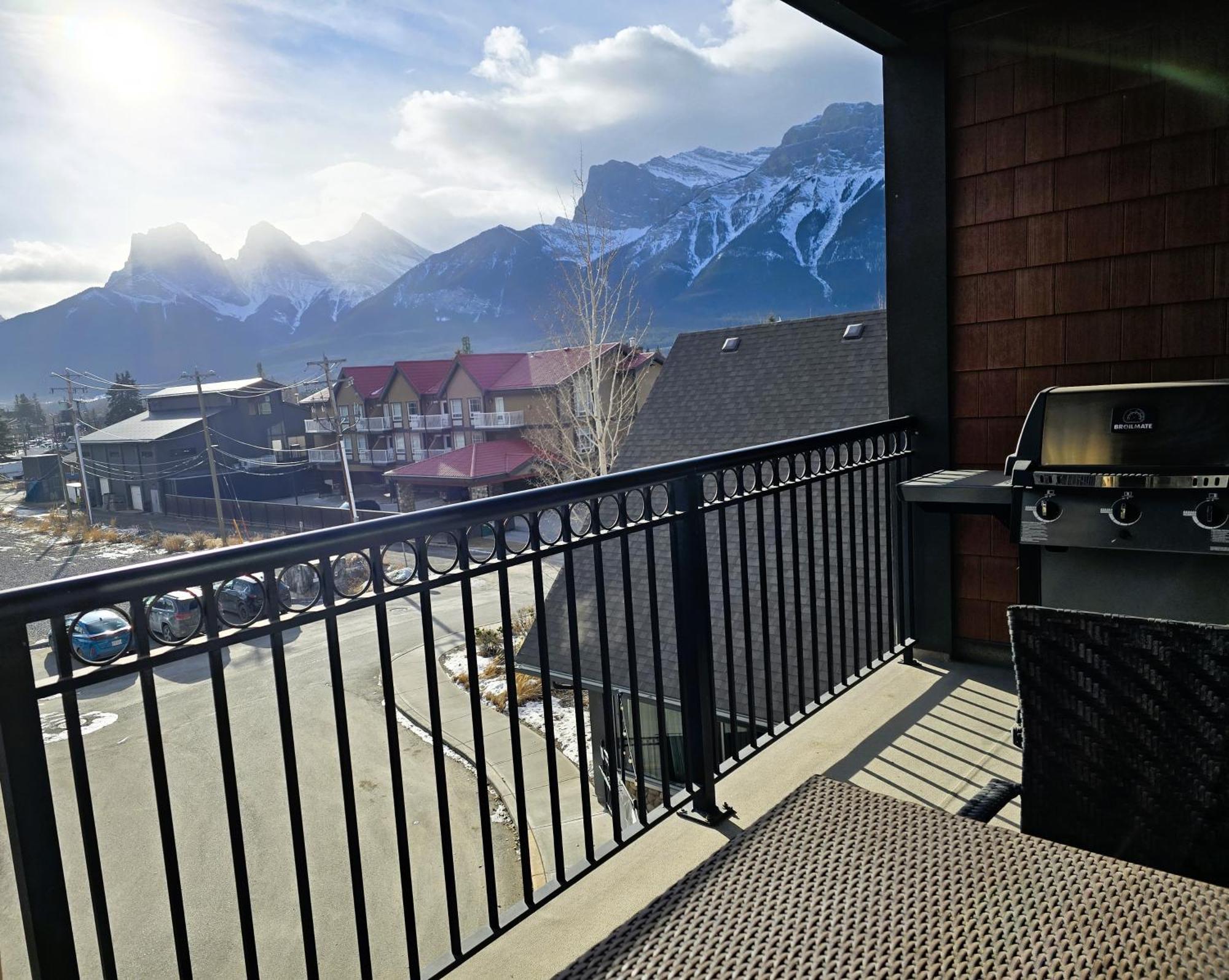 Paradise Resort Club And Spa Canmore Exterior foto