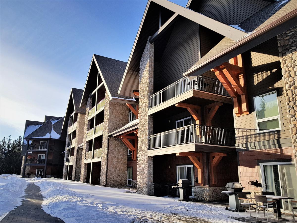 Paradise Resort Club And Spa Canmore Exterior foto