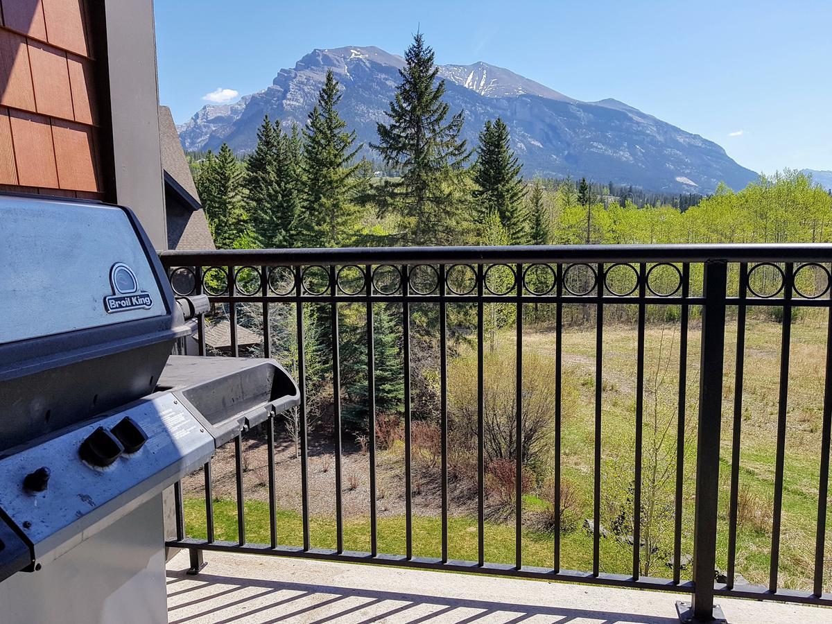 Paradise Resort Club And Spa Canmore Exterior foto