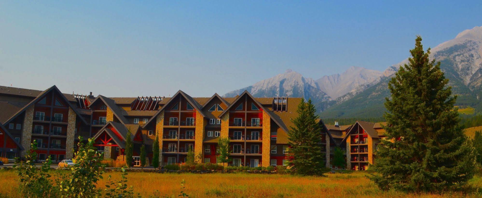 Paradise Resort Club And Spa Canmore Exterior foto
